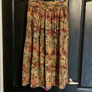 Size 12 pat argenti silk skirt midi length with hook/eye and zip close